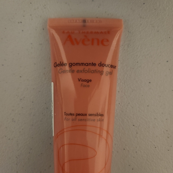 Avene Gentle Exfoliating Gel For All Sensitive Skin 2.5 oz 75ml - Sealed NEW - Picture 2 of 4